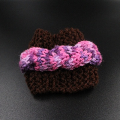 candle-cozy-coffee-and-dreams-cable-knit-candle-cozy-acrylic-coffee-brown-pink-purple-2