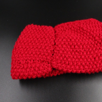 ear-warmer-seed-stitch-cherry-red-2