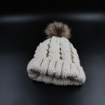 hat-unisex-cozy-cable-knit-hat-merino-wool-natural-1